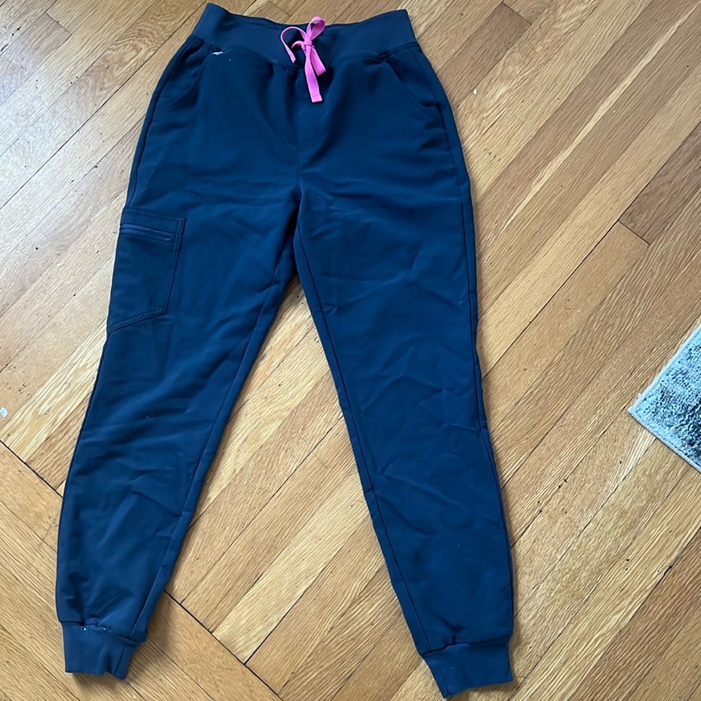 Figs charcoal Zamora scrub pants, great condition, like brand new!
